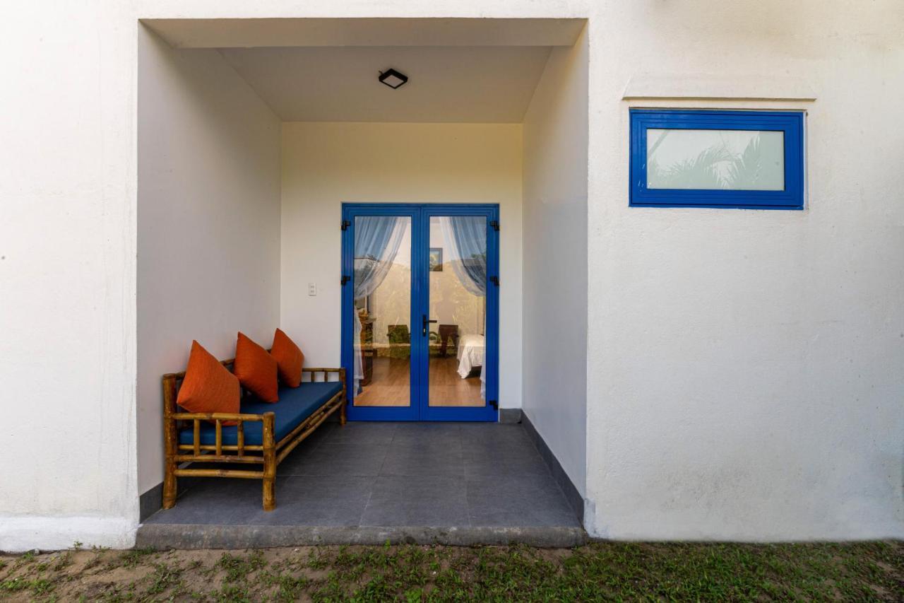 Local Beach Front Villas Tan Thanh Екстер'єр фото